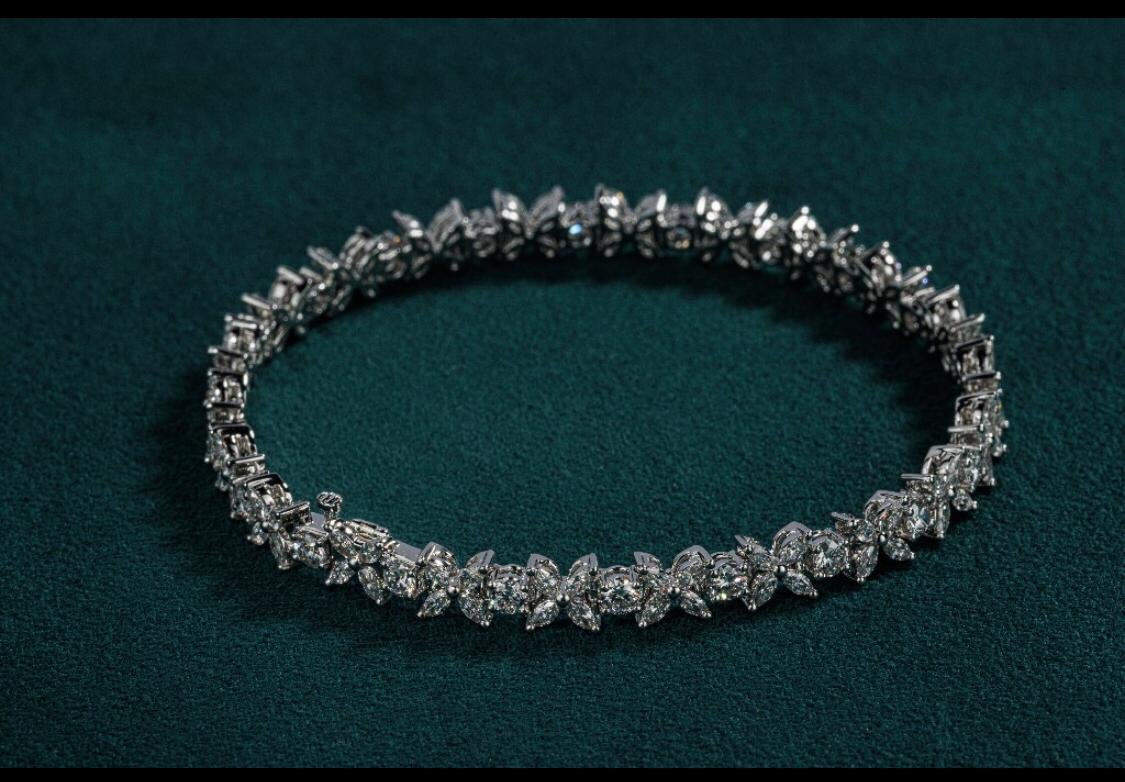 18ct White Gold Lab Diamond Bracelet . Consists of 4.522ct of Diamond and Weighing 13.3 gm of Gold - Image 2
