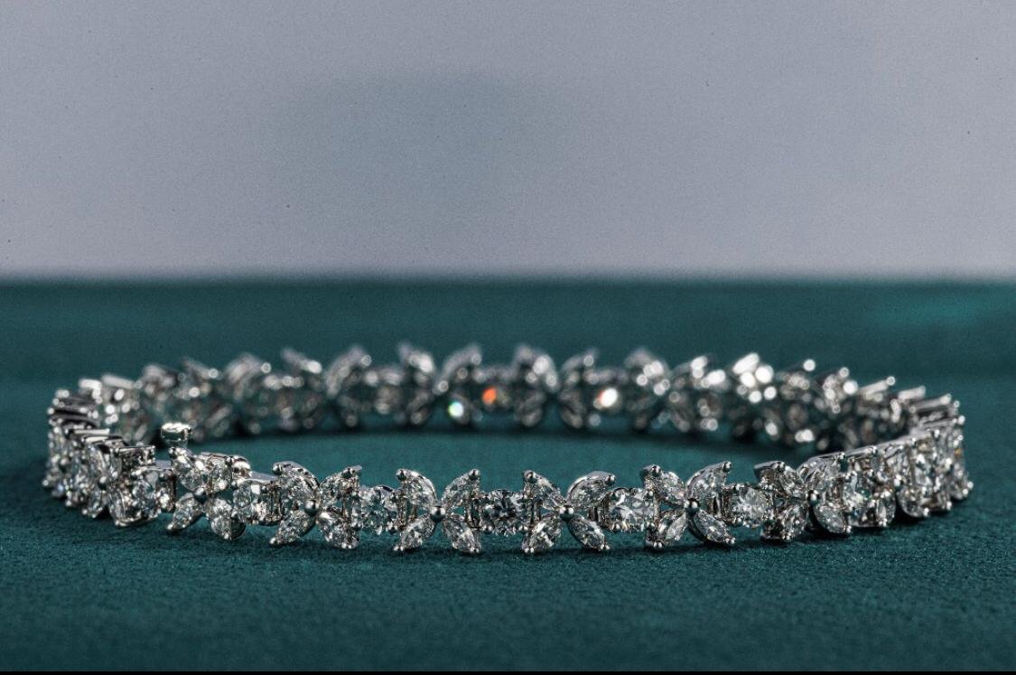 18ct White Gold Lab Diamond Bracelet . Consists of 4.522ct of Diamond and Weighing 13.3 gm of Gold